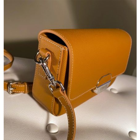 Sac Iconique «LA RENAISSANCE» mini en cuir – Camel